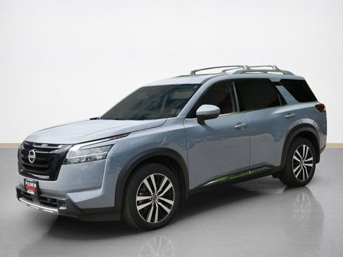 Certified 2023 Nissan Pathfinder Platinum AWD/4WD image 7