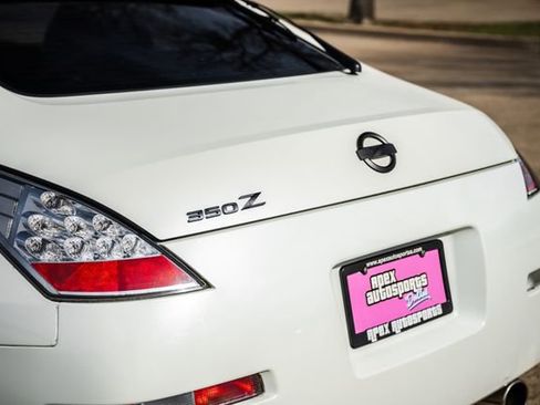 Used 2006 Nissan 350Z Coupe w/ (N93) Cargo Convenience Pkg image 28