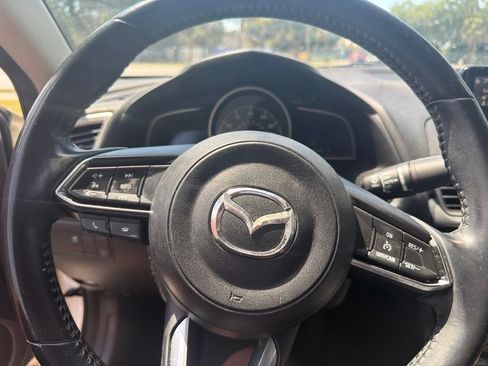 Used 2018 MAZDA MAZDA3 Touring FWD image 8