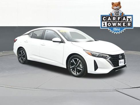 Used 2025 Nissan Sentra SV image 1