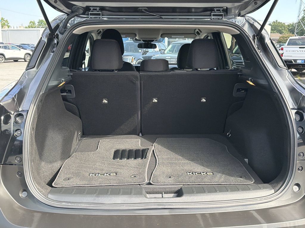 Used 2025 Nissan Kicks SV FWD image 16