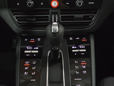 New 2026 Porsche Macan image 19