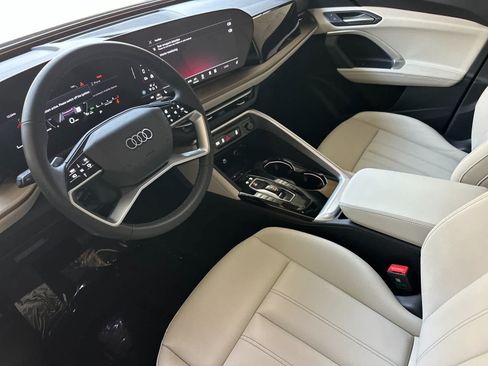 Used 2025 Audi Q5 Premium w/ Convenience Package AWD/4WD image 11