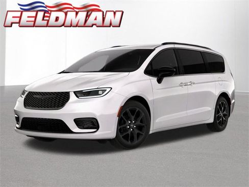 New 2026 Chrysler Pacifica Select w/ S Appearance Package image 1