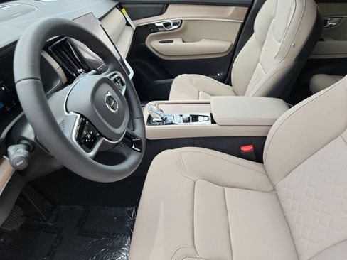 New 2026 Volvo XC90 T8 Plus w/ Protection Package Premier AWD/4WD image 4