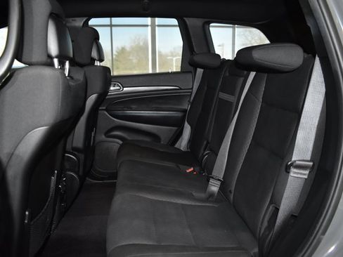 Used 2019 Jeep Grand Cherokee Laredo image 29