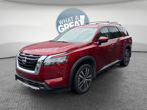 Used 2024 Nissan Pathfinder Platinum FWD image 8