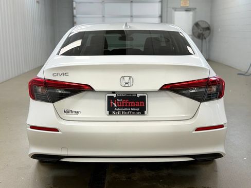 Used 2022 Honda Civic EX image 6