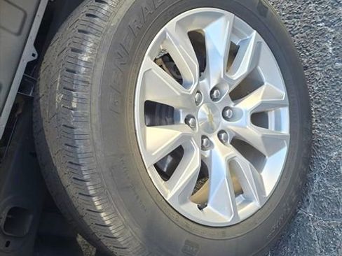 Used 2022 Chevrolet Silverado 1500 Custom w/ Safety Confidence Package image 15