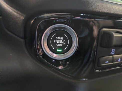 Used 2025 Chevrolet Silverado 1500 High Country image 17