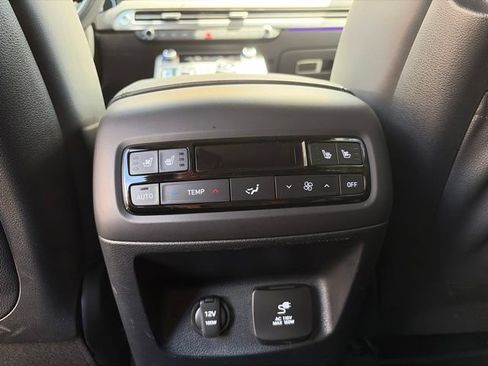 Certified 2025 Hyundai Palisade Calligraphy AWD/4WD image 9