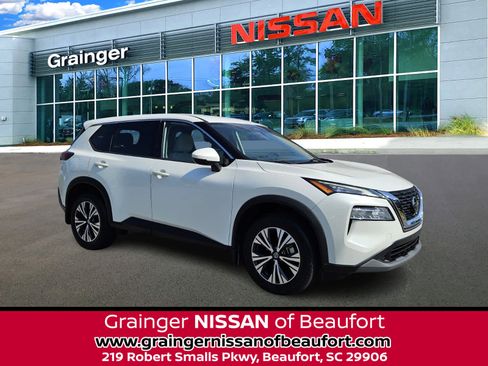 Used 2021 Nissan Rogue SV image 1