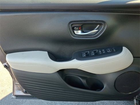 Certified 2026 Honda HR-V LX image 12