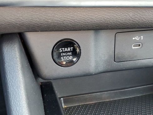 Used 2024 Nissan Rogue SV AWD/4WD image 29