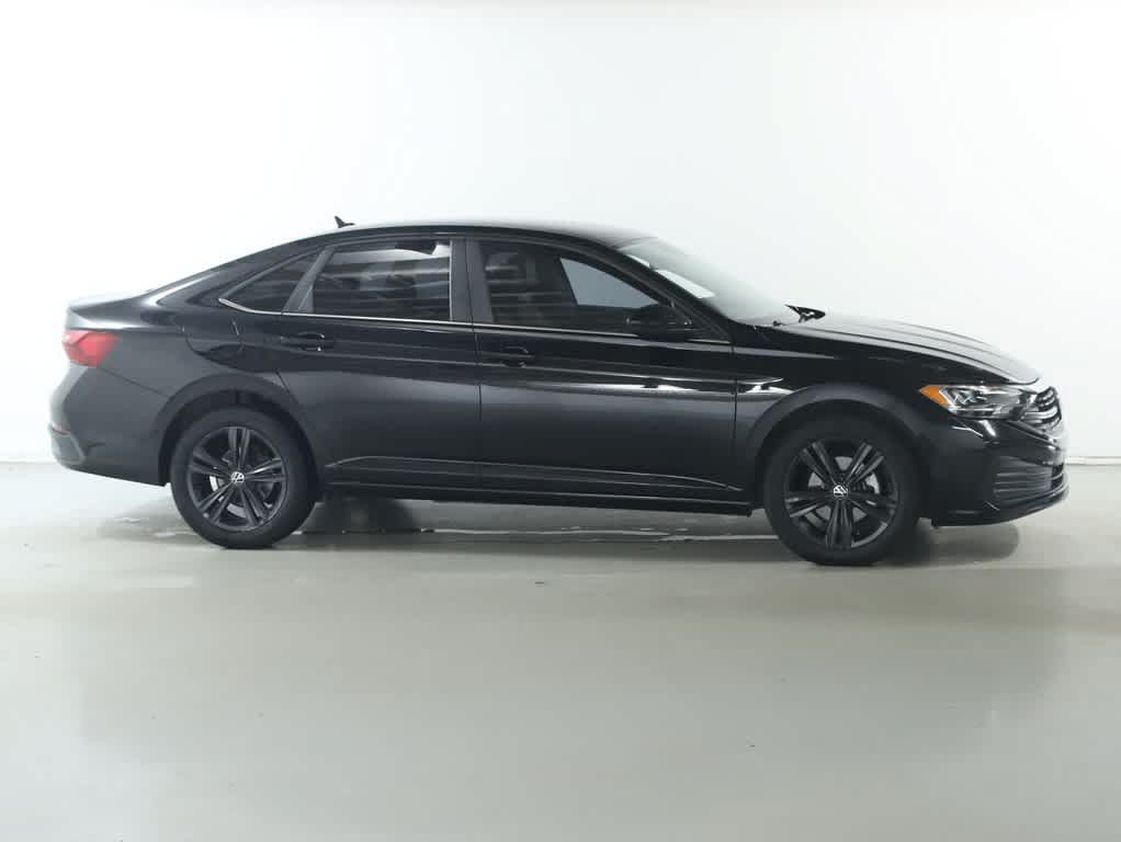 Used 2024 Volkswagen Jetta SE FWD image 11