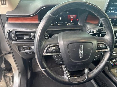 Used 2021 Lincoln Nautilus Reserve FWD image 10