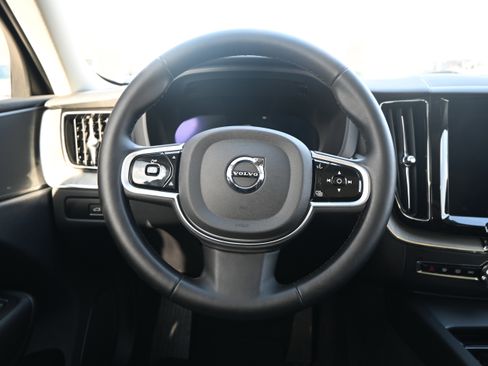 Used 2025 Volvo XC60 B5 Plus w/ Climate Package image 18