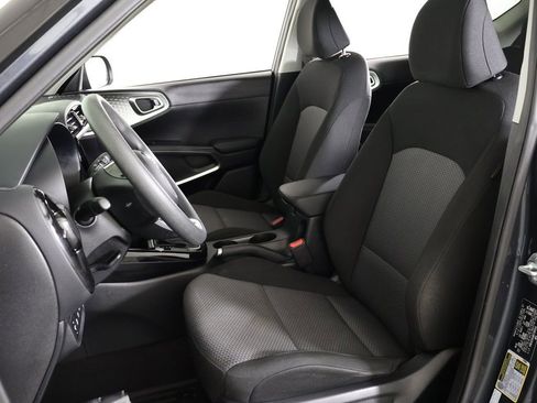 Used 2025 Kia Soul S image 29