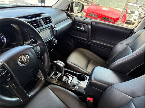 Used 2018 Toyota 4Runner TRD Off-Road Premium w/ Convenience Package AWD/4WD image 23