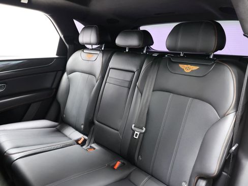 Used 2019 Bentley Bentayga image 52
