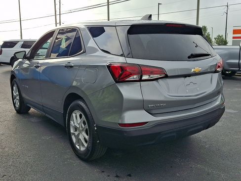 Used 2024 Chevrolet Equinox LS w/ LS Convenience Package FWD image 4