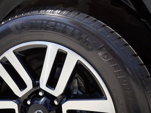 Used 2018 Toyota 4Runner Limited AWD/4WD image 30