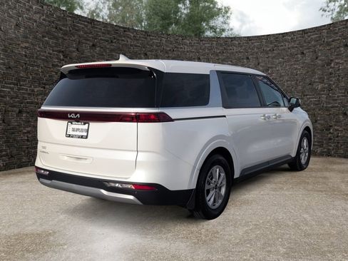 Used 2024 Kia Carnival LX FWD image 7