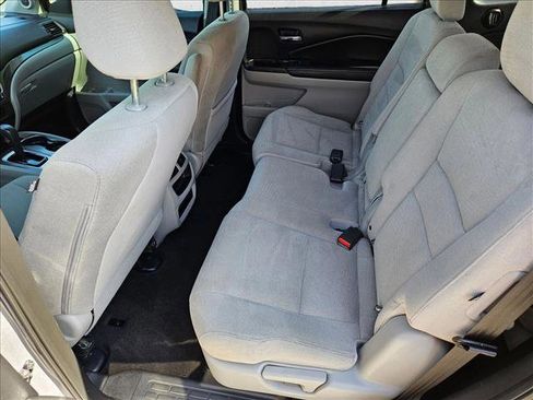 Used 2018 Honda Pilot LX image 17