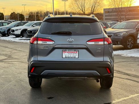 Certified 2022 Toyota Corolla Cross LE image 5