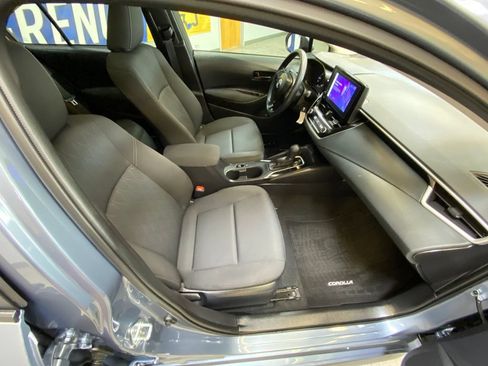 Used 2025 Toyota Corolla LE FWD image 25