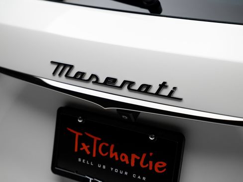 Used 2022 Maserati Levante GT AWD/4WD image 32