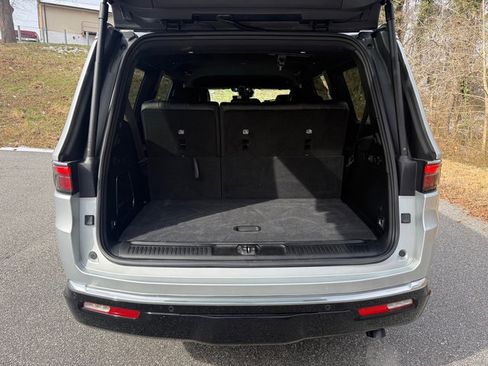 Used 2023 Jeep Wagoneer Series II image 20