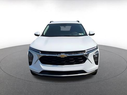 Used 2025 Chevrolet Trax LT FWD image 5