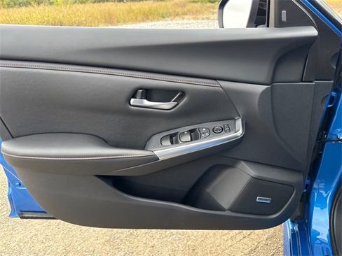 Certified 2025 Nissan Sentra SR w/ SR Premium Package image 16