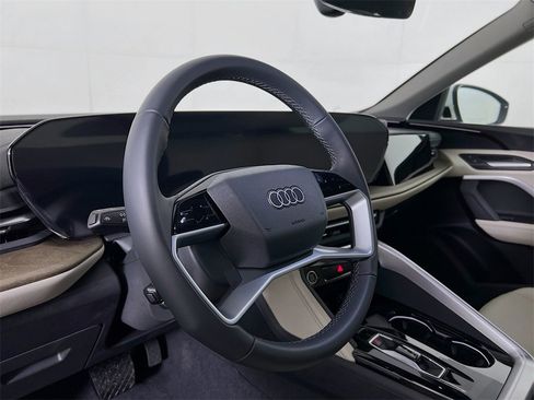 New 2025 Audi Q5 Premium image 9