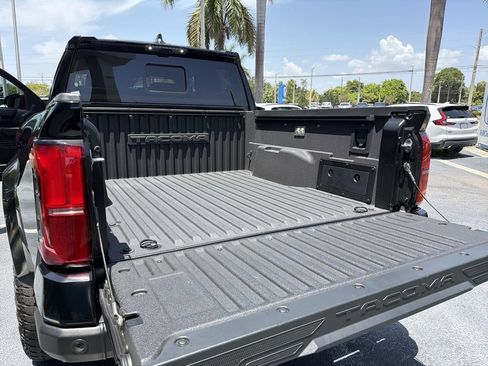 Used 2025 Toyota Tacoma TRD Pro AWD/4WD image 26