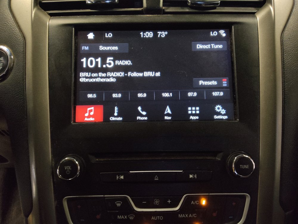 Used 2018 Ford Fusion SE w/ Fusion SE Technology Package FWD image 25
