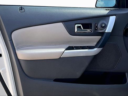 Used 2013 Ford Edge SEL FWD image 22