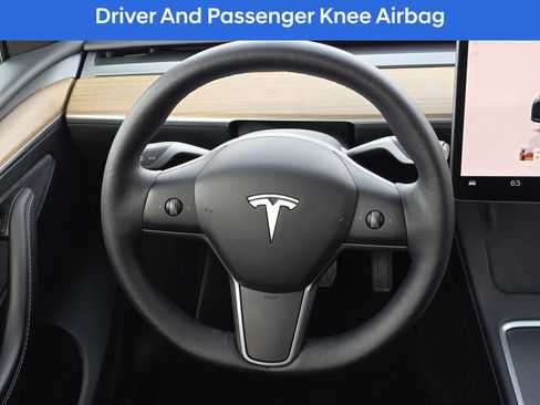 Used 2023 Tesla Model Y 2WD image 25