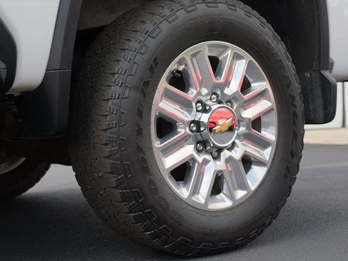 Certified 2025 Chevrolet Silverado 3500 High Country w/ High Country Premium Package AWD/4WD image 34