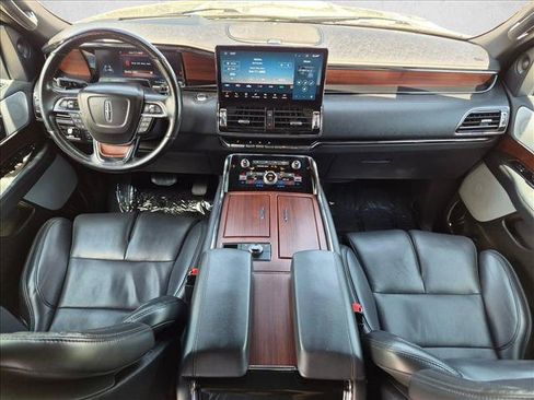 Used 2023 Lincoln Navigator Reserve AWD/4WD image 18