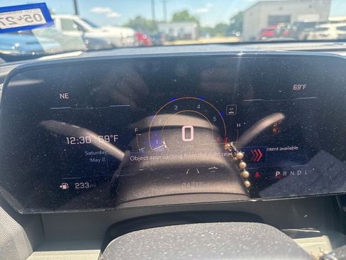 Used 2025 Chevrolet Traverse LT w/ Driver Confidence Package FWD image 15