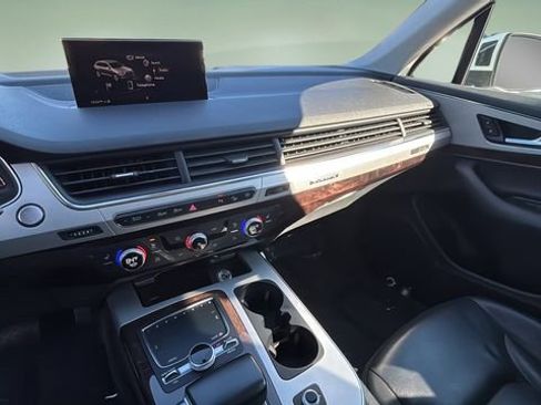 Used 2019 Audi Q7 2.0T Premium w/ Cold Weather Package image 25