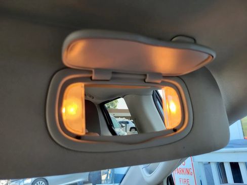 Used 2021 Chrysler Voyager LX image 36