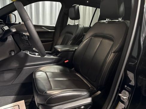 Used 2025 Jeep Grand Cherokee Limited w/ Luxury Tech Group II AWD/4WD image 7