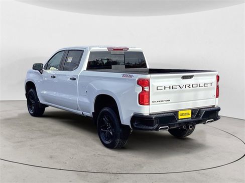 Used 2024 Chevrolet Silverado 1500 LT Trail Boss w/ Convenience Package II image 3