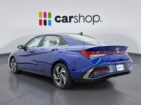 Used 2025 Hyundai Elantra SEL FWD image 3