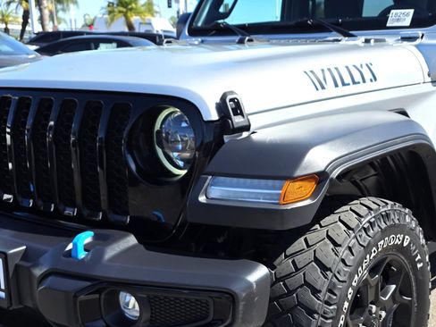 Certified 2023 Jeep Wrangler Unlimited image 8