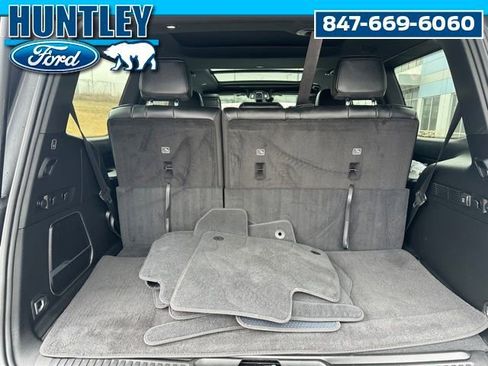 Used 2023 Jeep Wagoneer 4WD w/ Premium Group I image 9