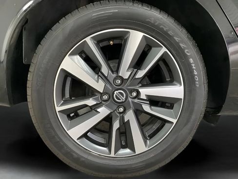 Used 2021 Nissan Versa SV FWD image 26
